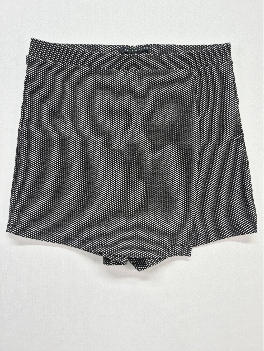 Haute Monde Sz Large asymmetric wrap-front mini skort black and white